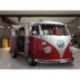 Furgoneta Volkswagen Clásica en el Garaje