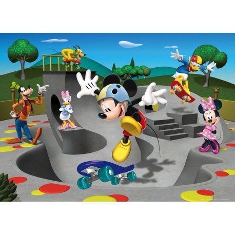 Mickey Mouse y Amigos Patinando